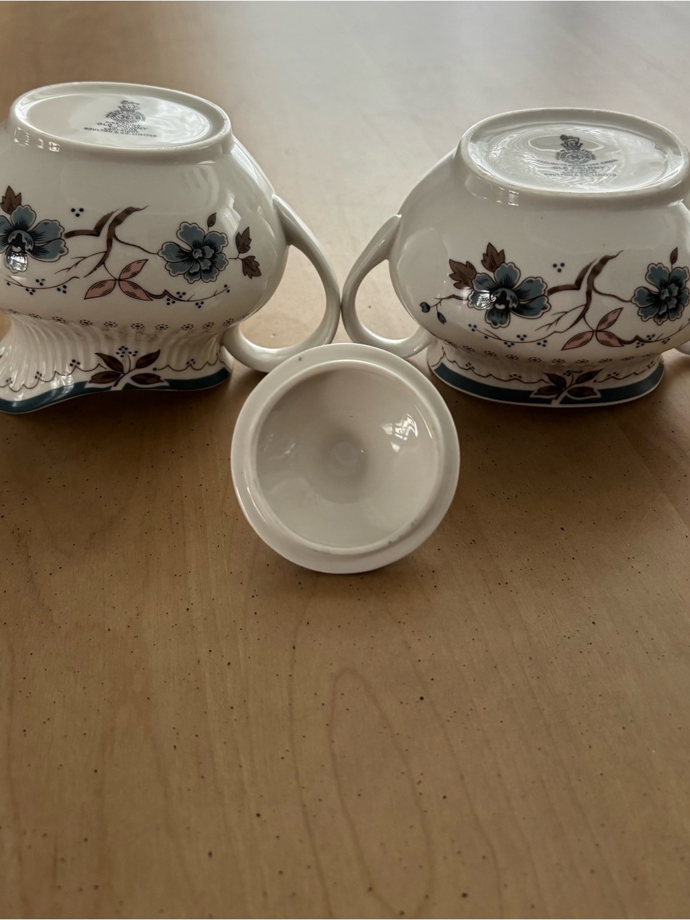 Royal Doulton Old Colony Sugar/Creamer & 3 Bowls. Made In England. See Photos. - Picture 10 of 14